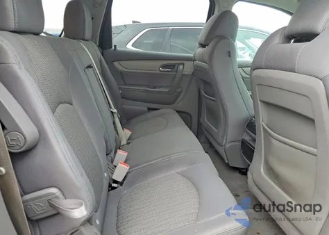 2017 Chevrolet Traverse Ls z USA, uszkodzony, nr VIN 1GNKRFKD4HJ352089